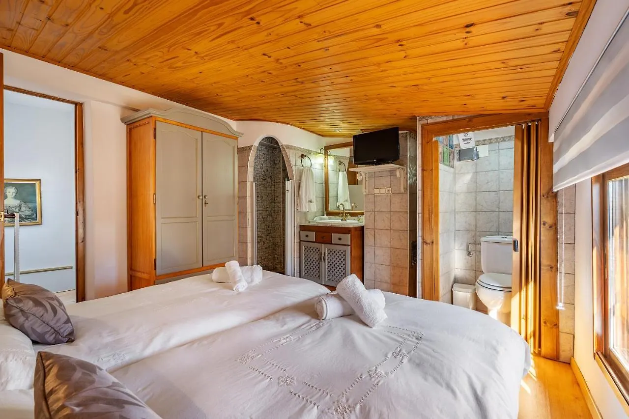 Casa Rural En El Centro De Nigueelas Holiday home Niguelas